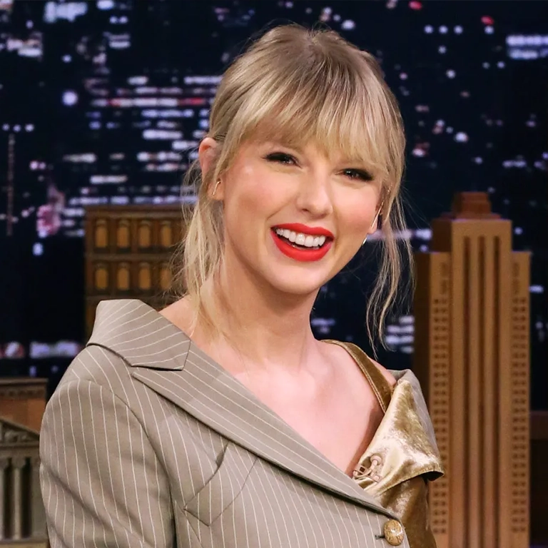 Taylor Swift Smile Makeover Journey