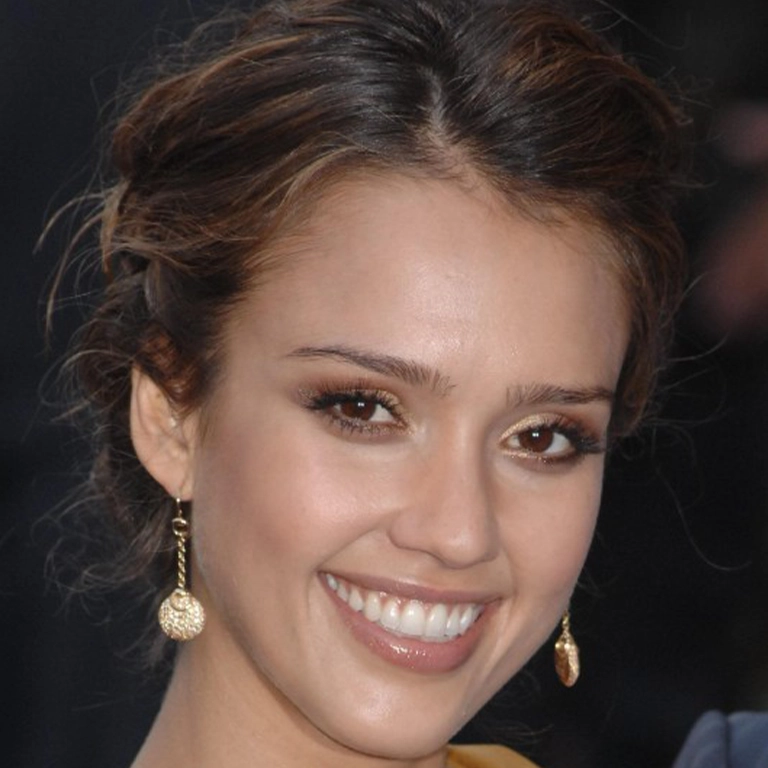 Jessica Alba Teeth Whitening