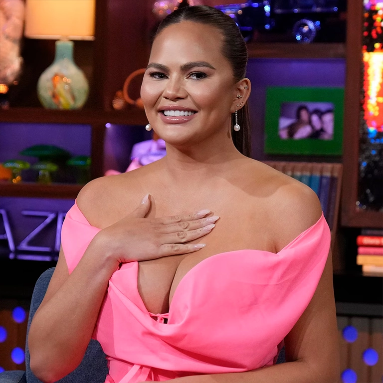 The Shift Towards a Natural Look for Chrissy Teigen Breast