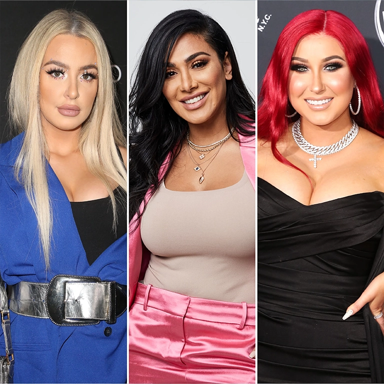 The Story Behind Tana Mongeau Boobs and Her Augmentation