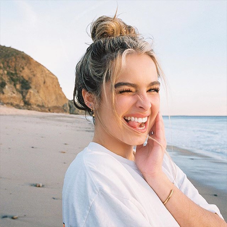 Get Addison Rae's Smile In Istanbul