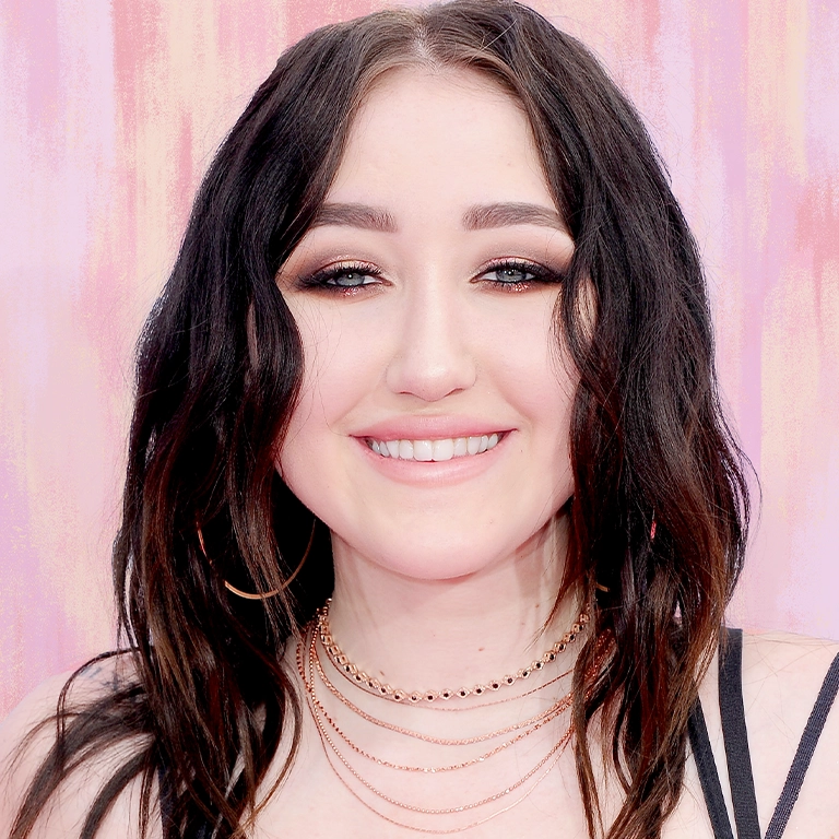 Noah Cyrus Teeth Transformation 2025