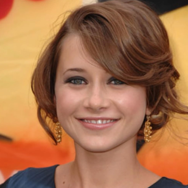 Olesya Rulin Natural Smile