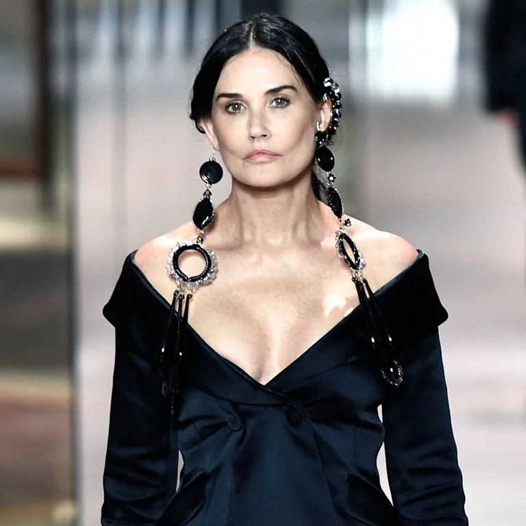 The Secrets Behind Demi Moore’s 2026 Refined Jawline and Glass Skin